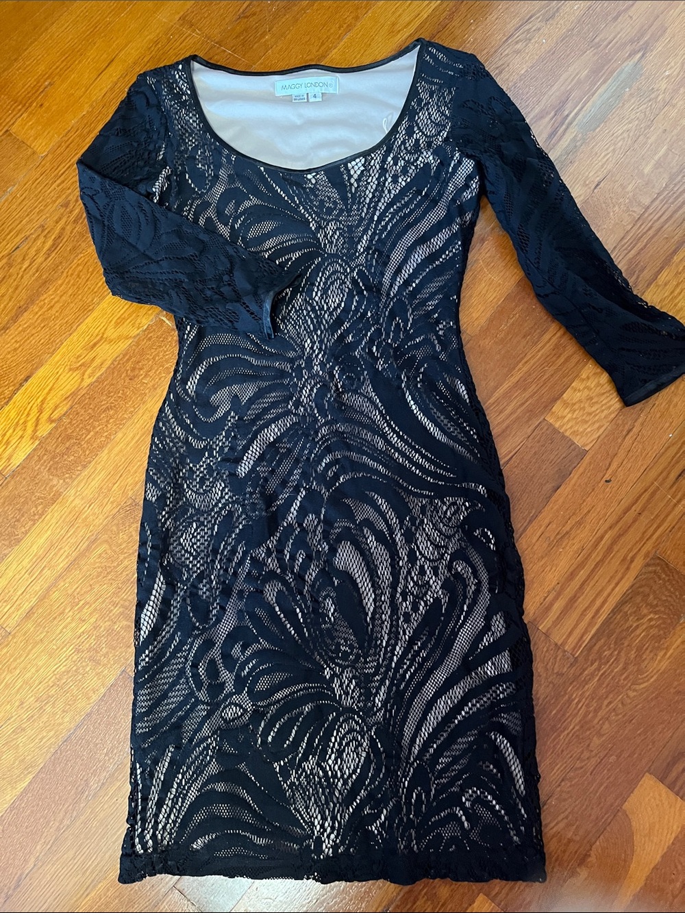 Maggie London Black Lace 3/4 Sleeve Dress nude lining size 4